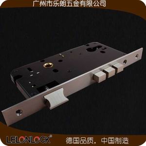 三杆锁体防盗性强吗？